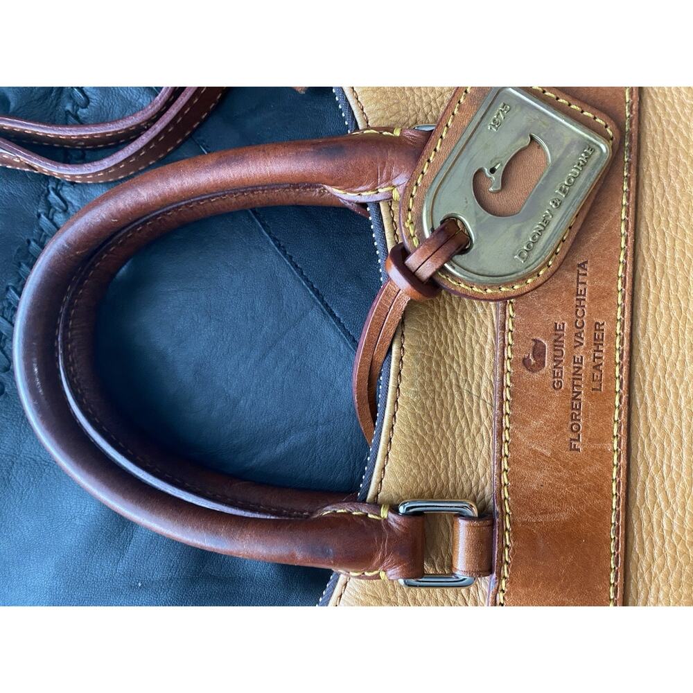Dooney & Bourke Florentine VTG Satchel Med Camel Tear Drop Crossbody Rare Classy - Picture 3 of 9